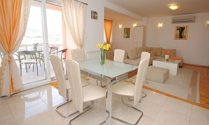 Okrug Gornji Apartamento | Apartamento de diseño a 10 metros del mar