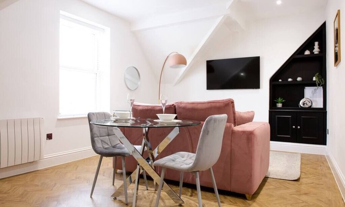Canton Apartamento | Designer Cardiff Apartments with Free Parking