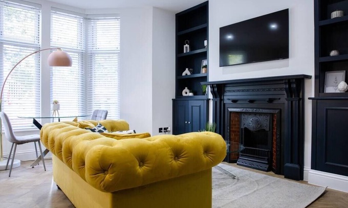 Canton Apartamento | Designer Cardiff Apartment with Free Parking