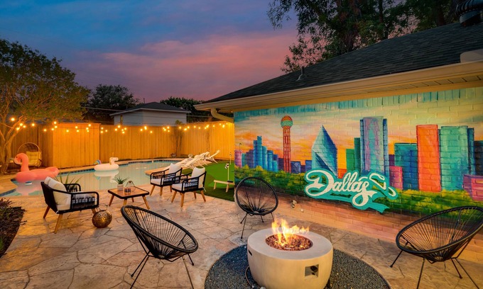 Lake Highlands Casa | Designer Dallas Oasis!Central Location!Pool! BBQ! Firepit!Minigolf!
