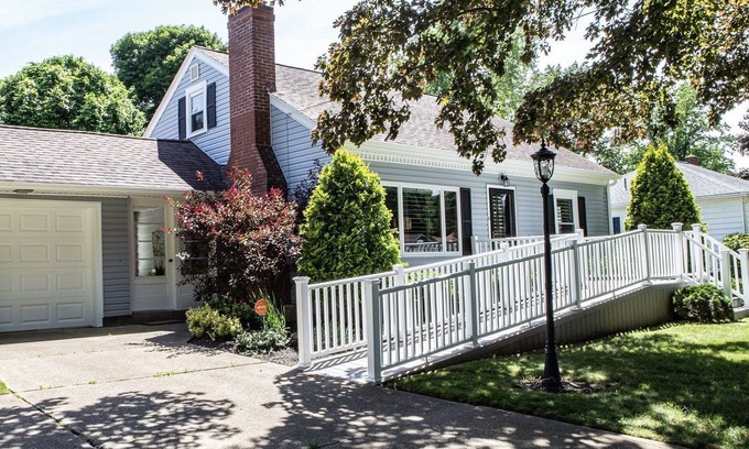 North East Casa | Designer Home in the Middle of Wine Country is BACK!