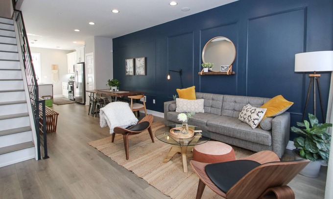 South Philadelphia Casa | Designer Home with Roof deck!4B/3B, Sleeps 6!