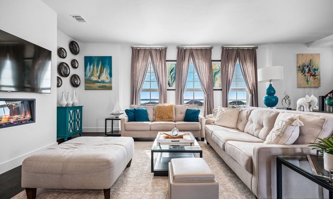 Rowlett Casa | Designer Lake House Escape