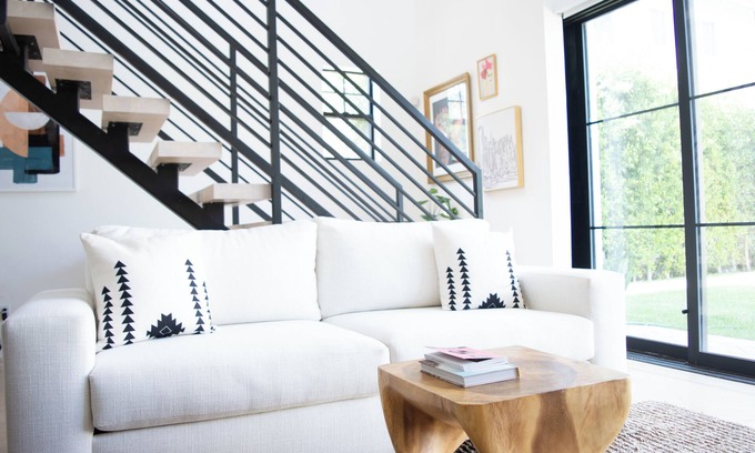 Los Feliz Casa | Designer Loft w Private Rooftop - 5 Mins to Hollywood