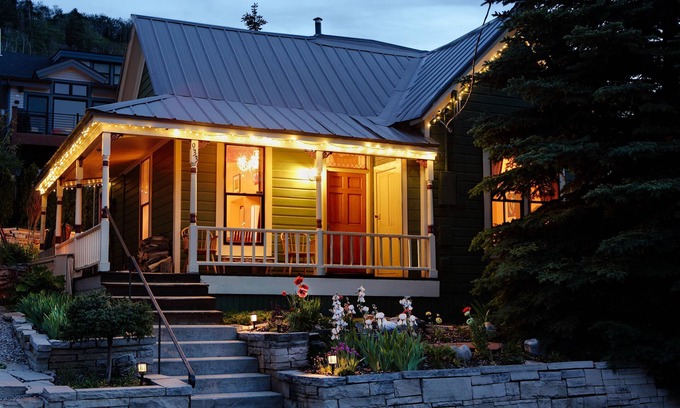 Downtown Park City Casa | Designer's Home WALK TO MAIN ST. and SKI RUN, HotTub, Fireplace, A/C, Large Deck