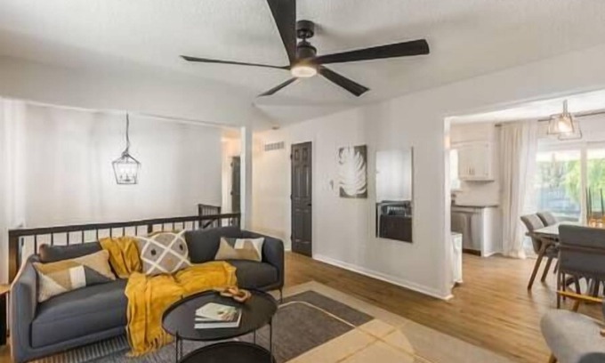 Pleasant Valley Casa | Designer's Retreat; Fur Friendly