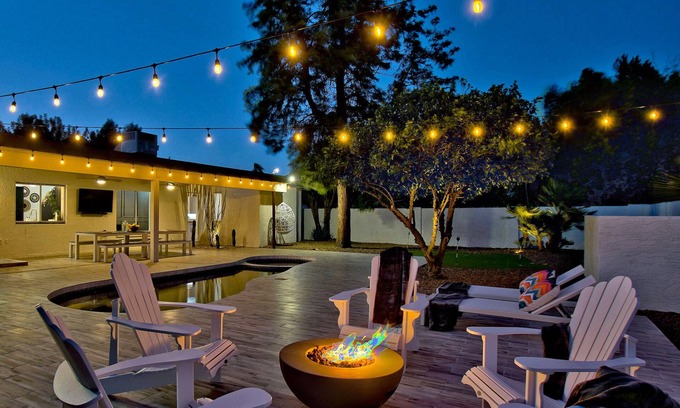 Paradise Valley Village Casa | Designer Vibe & w/ Spa Tub & Heated Pool