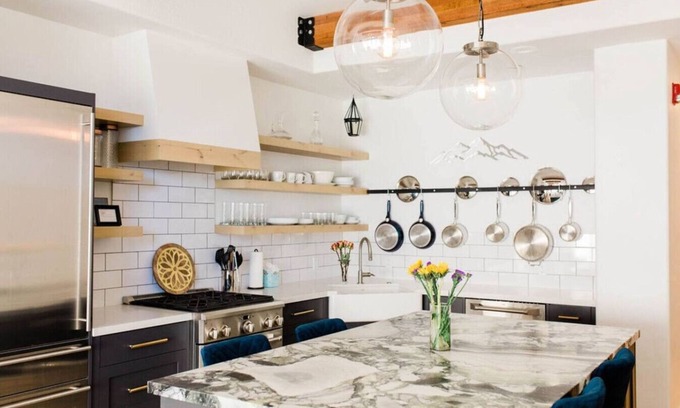 South Snyderville Basin Casa | Designers Dream with Gorgeous Views. Walkable!