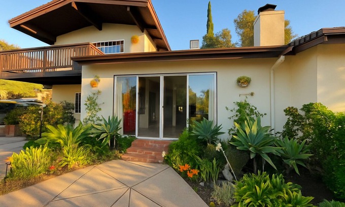 Fallbrook Casa | Designer’s Secluded Sanctuary near Temecula - Luxe Bedding & Hilltop Views