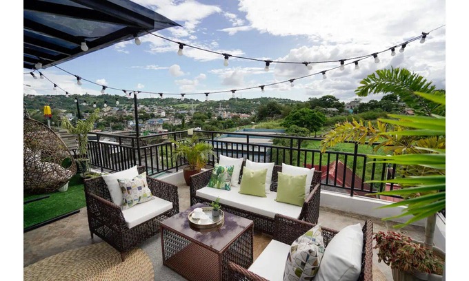 Antipolo Apartamento | Designers’ Suite, Antipolo, Netflix, WiFi, Parking