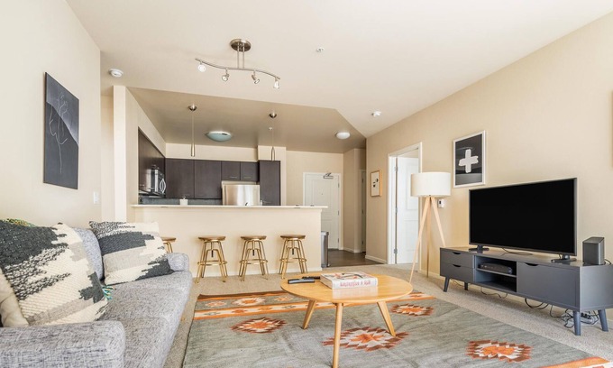 Mercer Island Apartamento | Desirable 2BR Condo on Mercer Island w/ Amenities