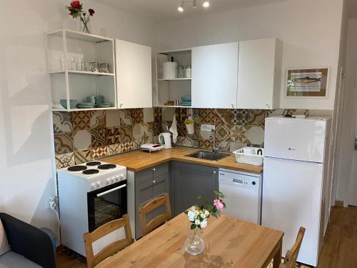 Zgrade Casa | Deskos Cottage in Sutomore