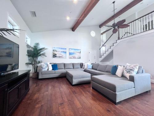 Southwest Anaheim Casa | Destination #09