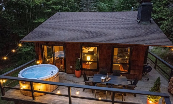 Denver Apartamento | Destino Catskills Chalet - Hot Tub and Fire Place