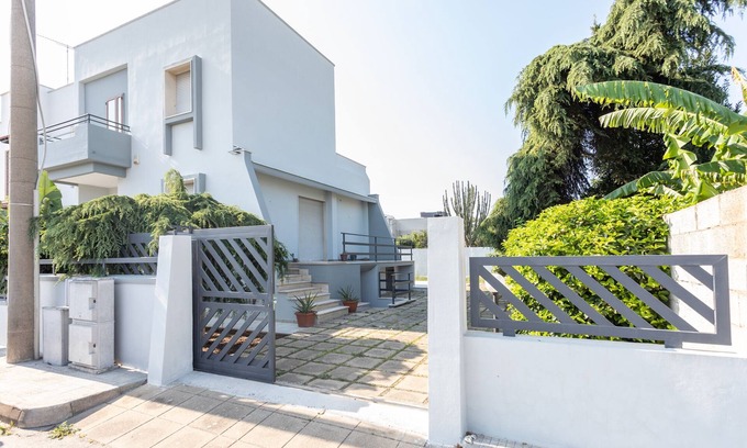 Castromediano Apartamento | Detached apartment surrounded by greenery, in the quietness a stone's throw from the center
