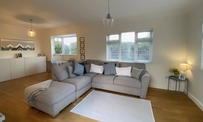 Ville des Quennevais Casa | Detached bungalow - St Brelade, South West facing Garden - Close to Beach