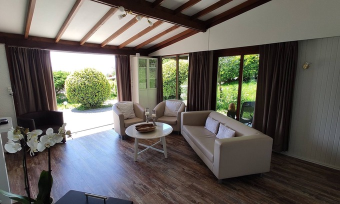 Aer Casa | Bungalow / cabaña independiente con jardín y piscina comunitaria