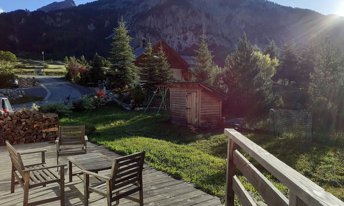 Nevache Chalet De Esquí | Detached chalet with garden and triple-exposure terraces