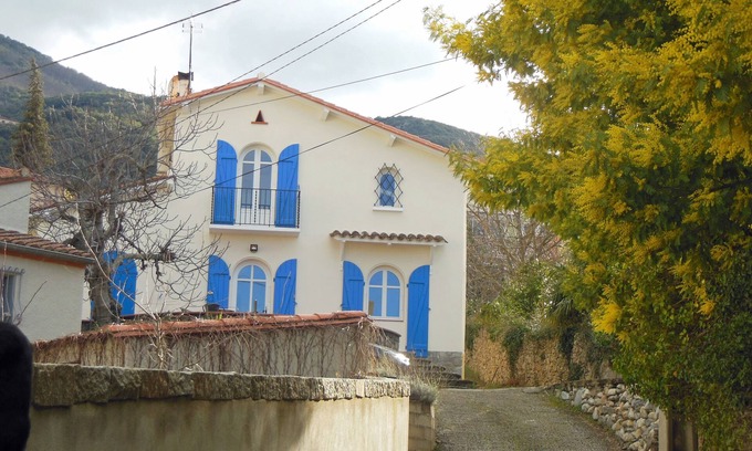 Ceret Casa | Casa de carácter independiente con gran jardín, a dos minutos del centro de Ceret