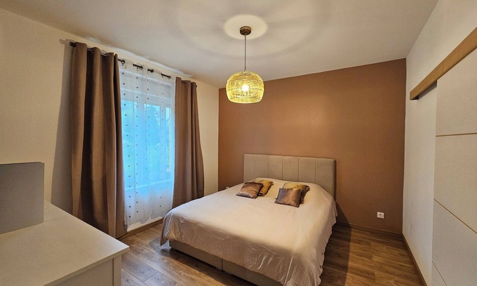 Saint-Priest-en-Jarez Casa | Detached house with garden and terraces near stadium