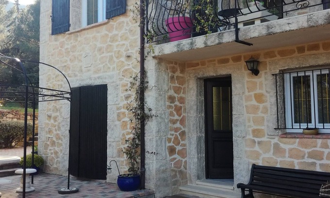 Saint-Esteve-Janson Casa | Detached house in the Durance valley
