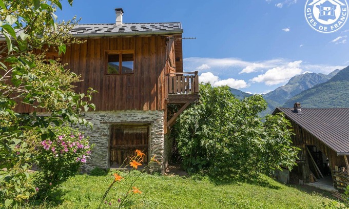 Saint-Paul-sur-Isere Casa | Detached house located 12km from Albertville, at the entrance to the Tarentaise valley. Located on the