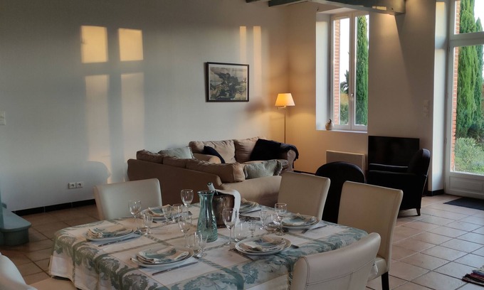 Bazus Casa | Detached house at Jean's castle