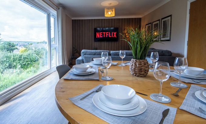 Southampton Casa | Detached House, Driveway Parking & Amazing Views
