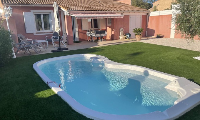 Puget-sur-Argens Casa | Detached house with heated pool