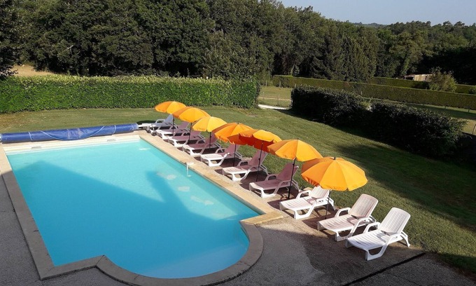 Sainte-Nathalene Casa | , casa independiente, piscina climatizada y segura, para 15 personas