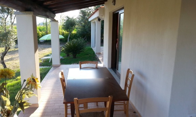 Lotzorai Casa | Casa unifamiliar, inmersa en la verde campiña del pueblo a 5 minutos del mar.