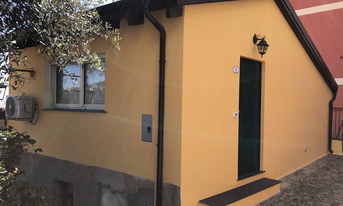 Pompeiana Otro | detached house in the town center 5 minutes by car from the sea and the cycle path.