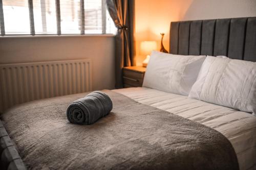 Grimsby Apartamento | Detached Property With Secure Compound Parking