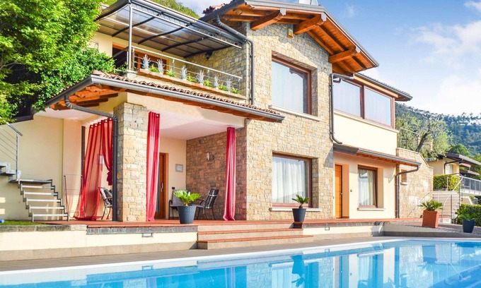 Villanuova sul Clisi Villa | Villa independiente de 4 dormitorios con vistas al lago impresionante y piscina privada