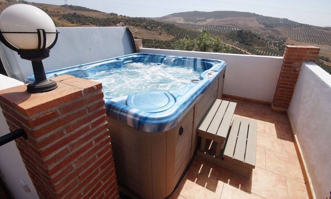 Valle de Abdalagis Villa | Villa con piscina y gran jacuzzi climatizado, impresionantes vistas a la montaña