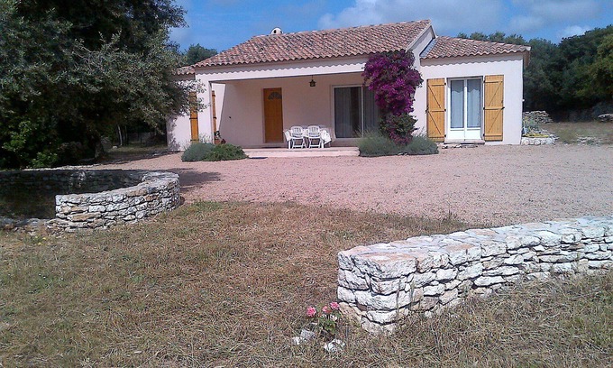 Bonifacio Casa | Chalet independiente en un terreno privado y vallado de 5000 m².
