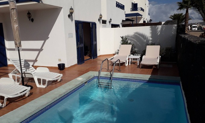 Playa Blanca Villa | Villa independiente con piscina en una zona selecta cerca de Marina Rubicon!