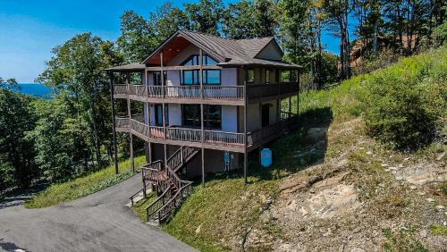 Boone Casa | Deuces Wild