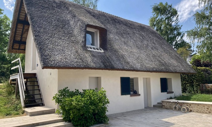 Montfort-l'Amaury Casa | Deux Chambres Dans une Charmante Chaumière/tennis/piscine