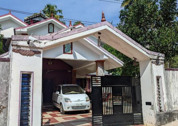 Chirayinkil Casa | Devi Homestay for Family and Ladies