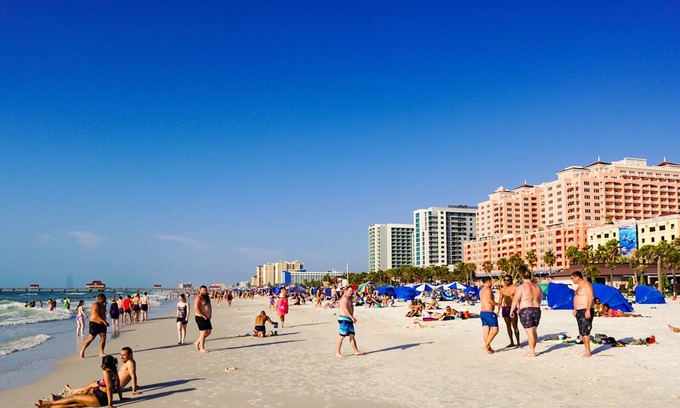 Clearwater Beach Hotel | Devon Shores
