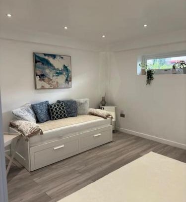 Preston Apartamento | Devonshire - 1 Bedroom Apartment with Full Amenities