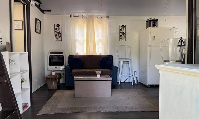 Spiro Cabina | Dew's Cabin is just 10 minutes from Fort Smith, Arkansas.