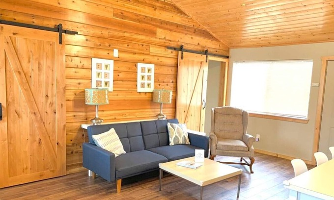 Dunlap Casa | Dewy Meadow Chalet B-Sequoia King's Canyon NP