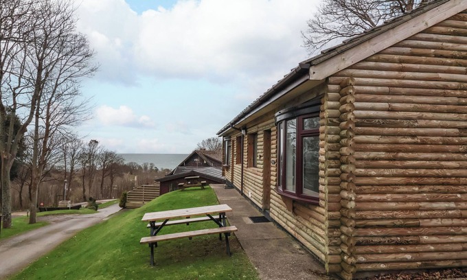 Watermouth Cabaña | DEXTER'S LODGE, pet friendly, country holiday cottage in Ilfracombe