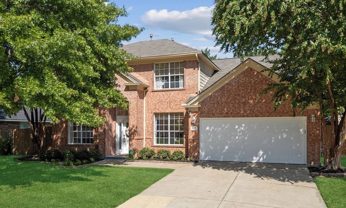 Grand Prairie Casa | DFW Escape: Pool, Hot Tub, Near AT&T Stadium, 20 mins to Dallas and Fort Worth