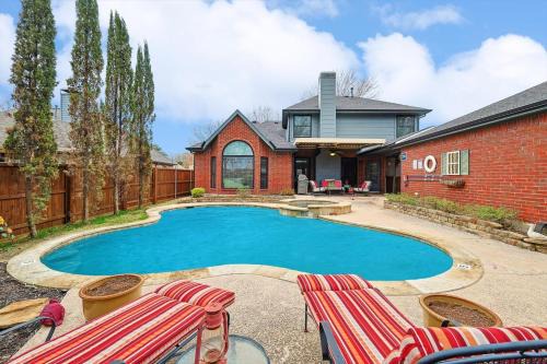 Flower Mound Casa | DFW Getaway - 4 Bedrooms Pool Oasis Media Room