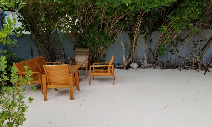 Milandhoo Casa | Dhaffalhu Tourist lodge