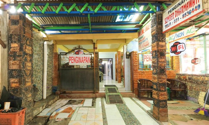 Bungurasih Casa | Dharmawati Homestay Syariah at Terminal Purabaya