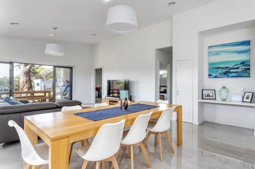 Sorrento Casa | Diamond Bay Beach House: brand new